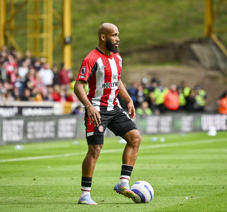 开云APP-电讯报：姆贝莫预计本周抵达曼联，谈判未来几天将取得突破