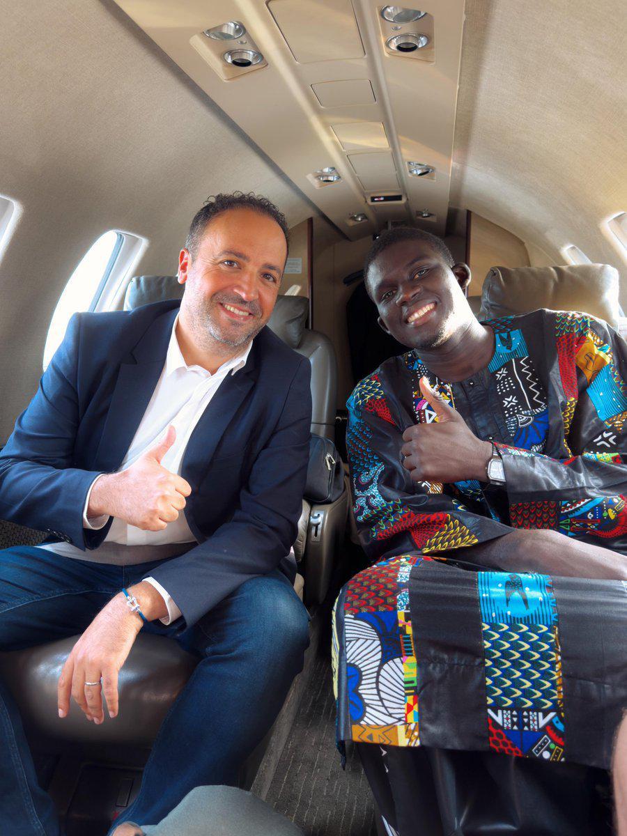 开云APP-法媒：迪乌夫周一参加西汉姆体检，转会费总计2500万欧