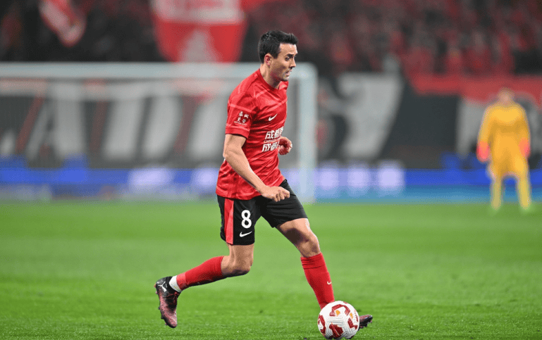 开云官网-中超争冠队被拆家？曝玉昆正接触蓉城主帅+队长！能否成行9月确定