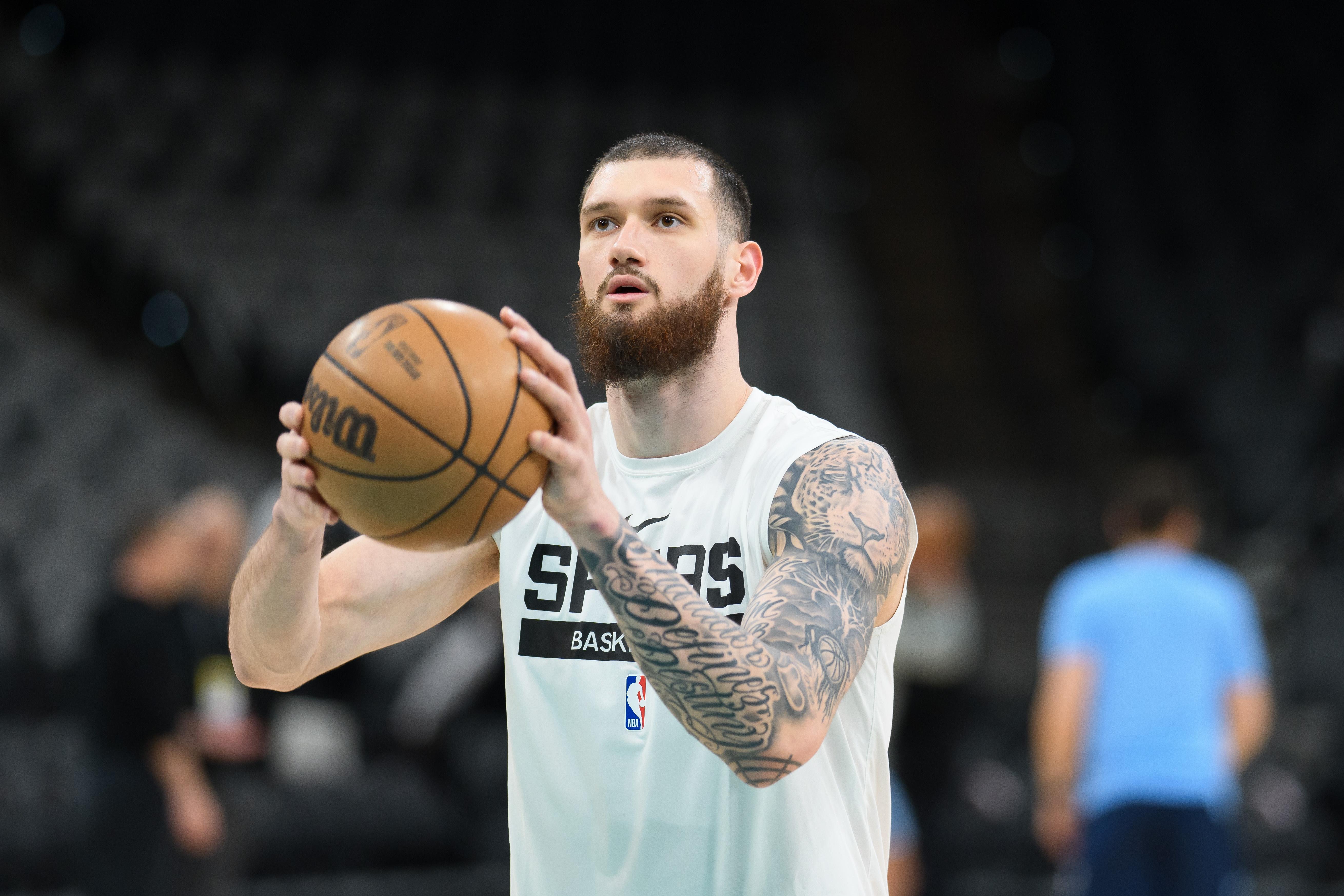 开云平台-手感一般！马穆凯拉什维利11中4&amp;amp;三分4中0拿到13分&amp;amp;拼到5犯离场